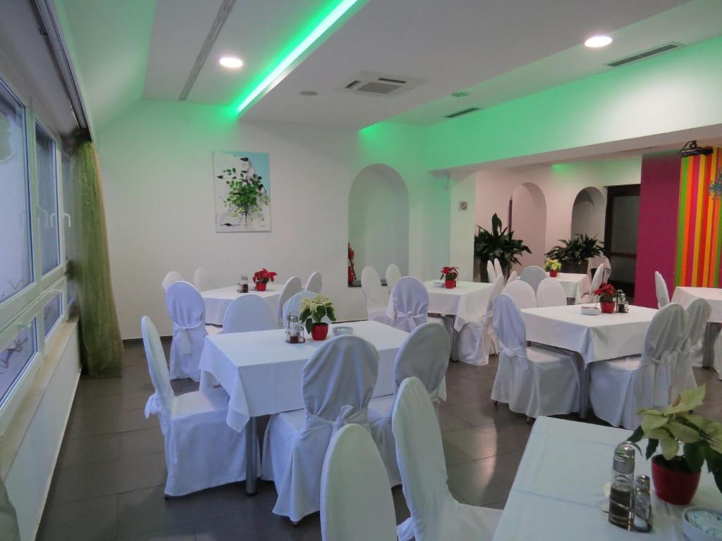 芭蕾舞学校酒店 Kaštela 外观 照片